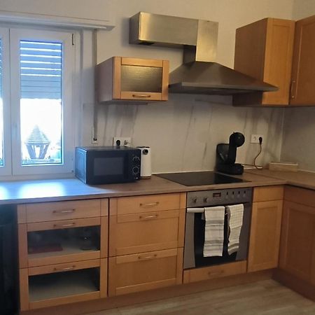 Schoene Und Optimal Gelegene Wohnung Weisskirchen Bagian luar foto