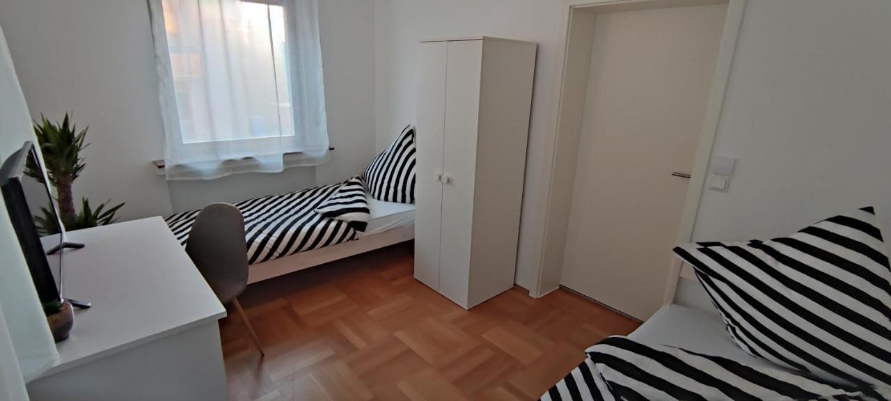 Schoene Und Optimal Gelegene Wohnung Weisskirchen Bagian luar foto