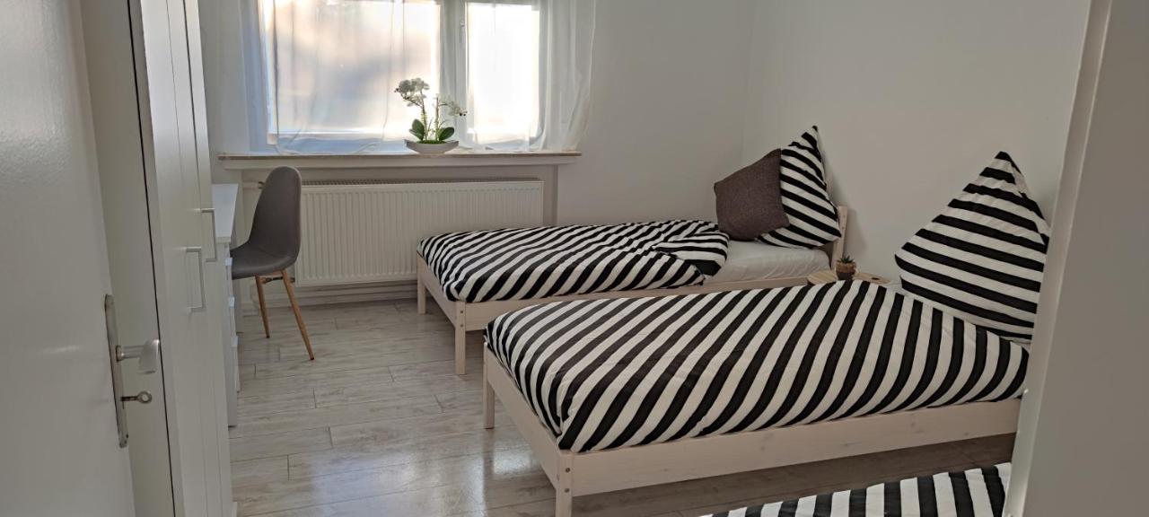 Schoene Und Optimal Gelegene Wohnung Weisskirchen Bagian luar foto