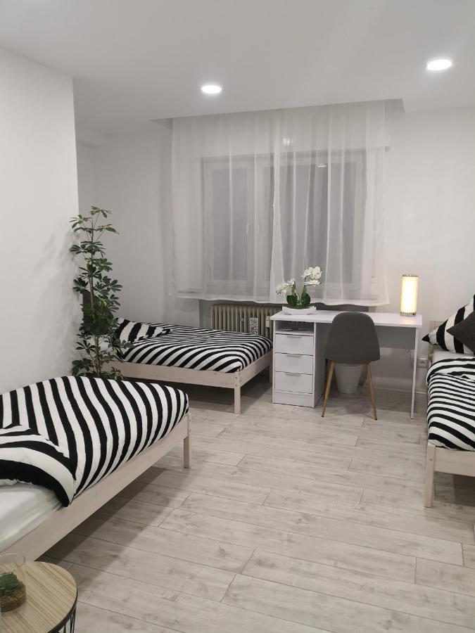 Schoene Und Optimal Gelegene Wohnung Weisskirchen Bagian luar foto