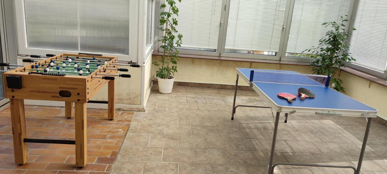 Schoene Und Optimal Gelegene Wohnung Weisskirchen Bagian luar foto